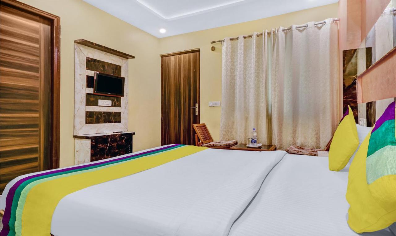 Itsy Hotels Royal Residency Sohana Exterior photo