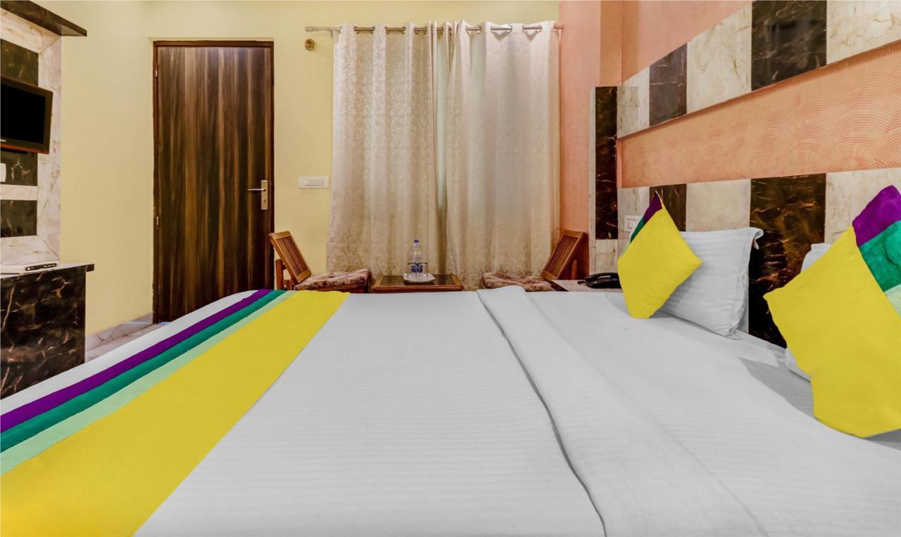 Itsy Hotels Royal Residency Sohana Exterior photo