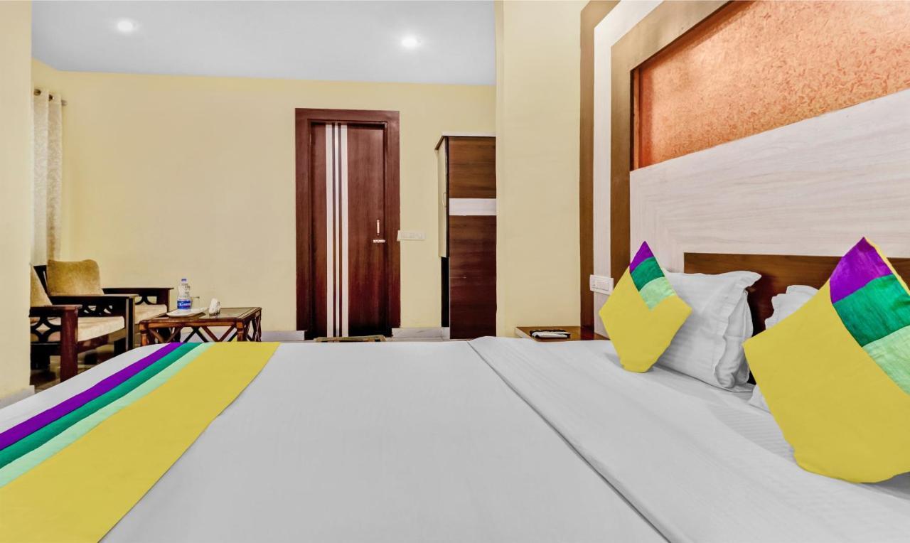 Itsy Hotels Royal Residency Sohana Exterior photo