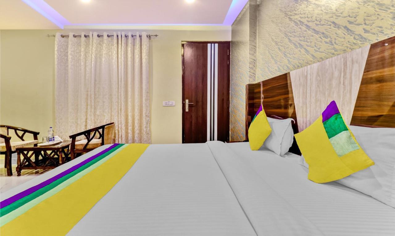 Itsy Hotels Royal Residency Sohana Exterior photo