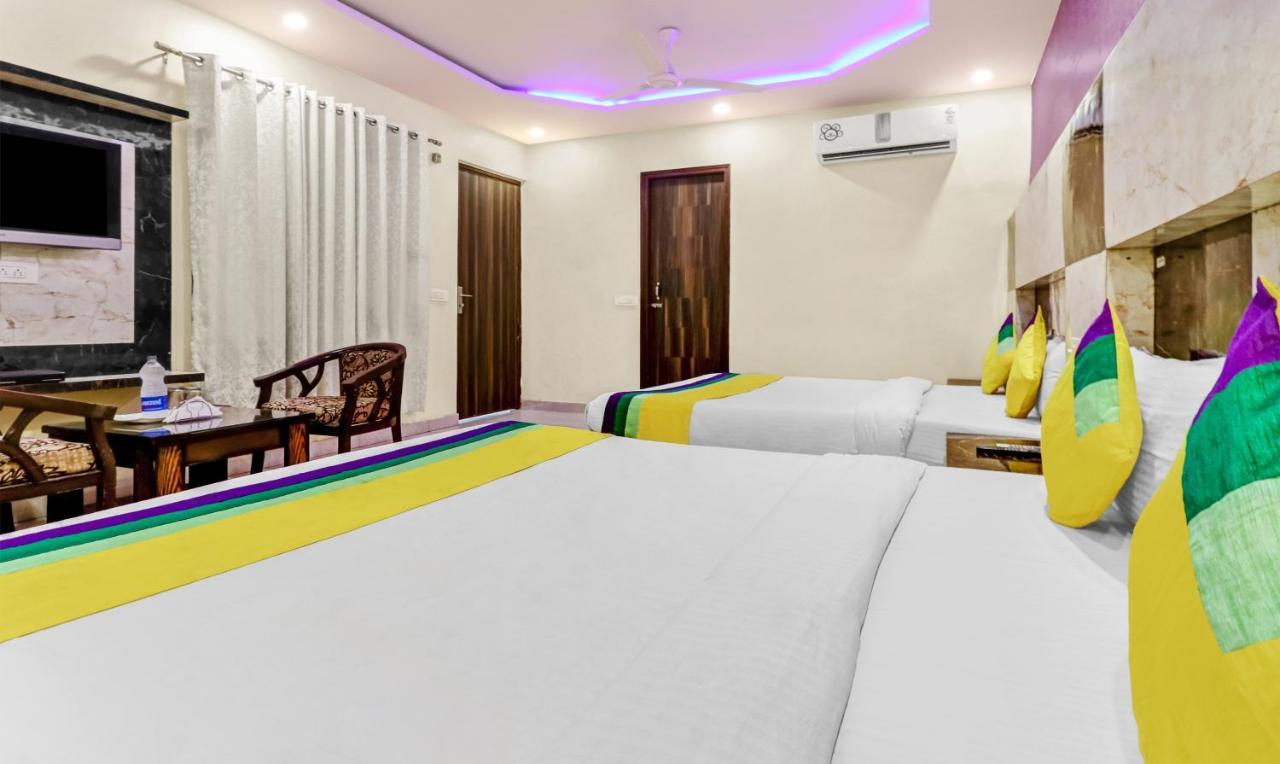 Itsy Hotels Royal Residency Sohana Exterior photo