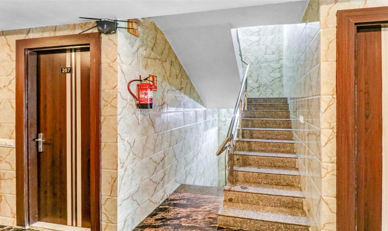 Itsy Hotels Royal Residency Sohana Exterior photo