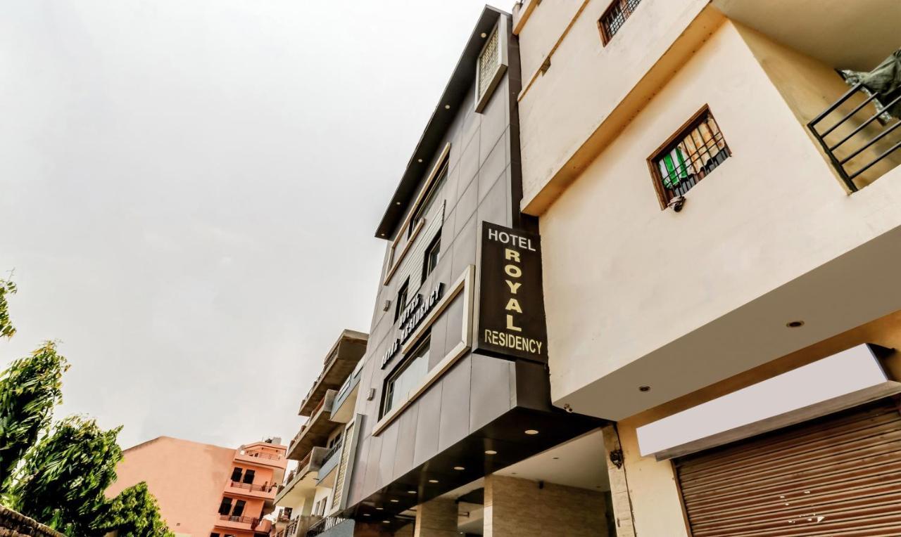 Itsy Hotels Royal Residency Sohana Exterior photo