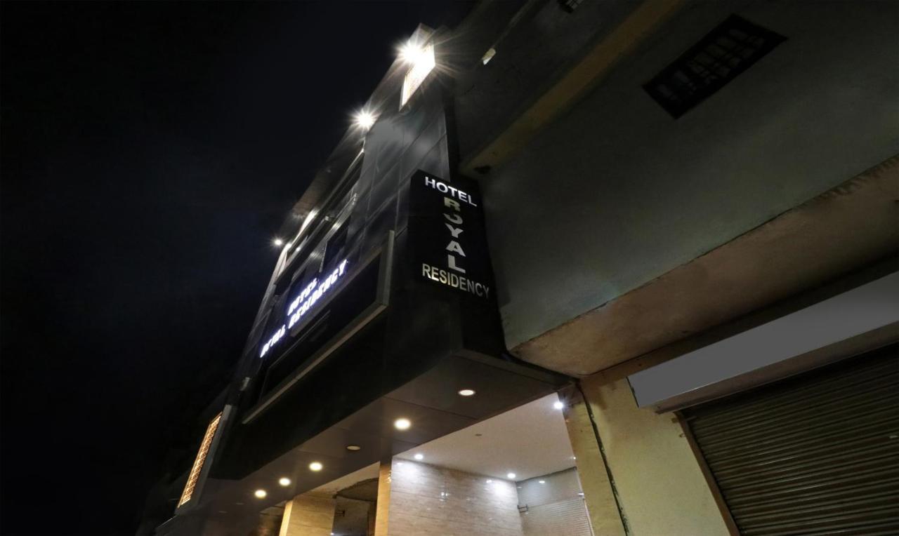 Itsy Hotels Royal Residency Sohana Exterior photo